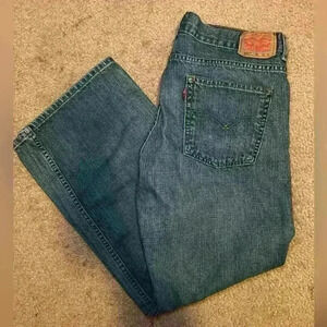 550 Husky Levi Jeans Size 34x28 Men’s